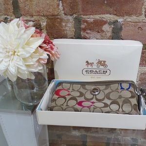 COACH Poppy Sig. Embroidered Double Zip